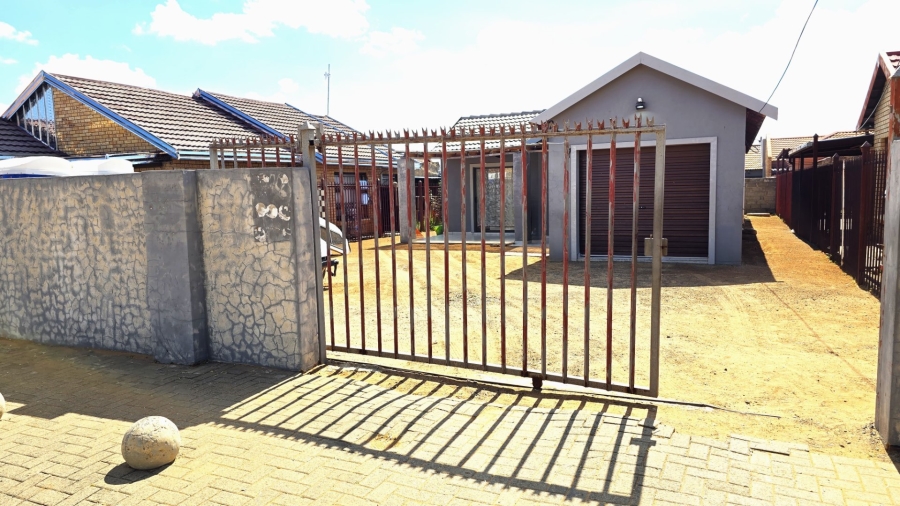 3 Bedroom Property for Sale in Grasslands Free State